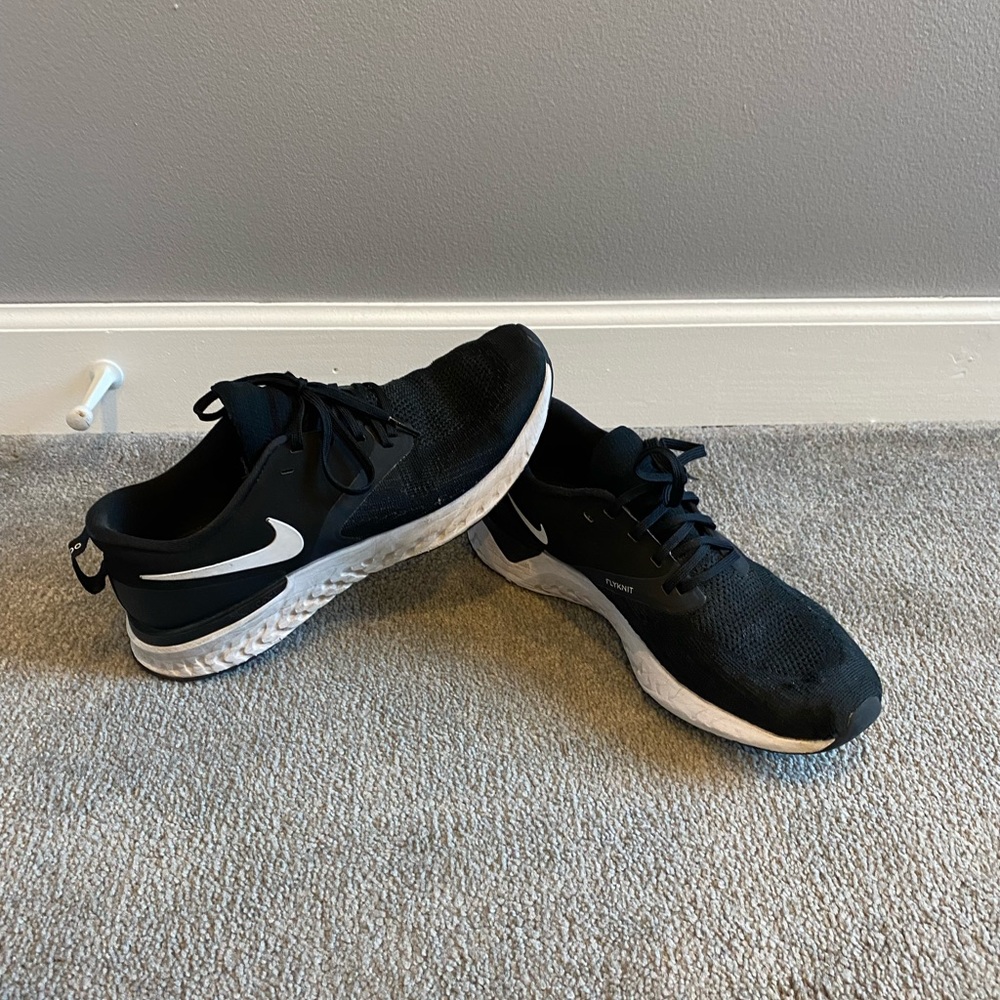 Nike mens odyssey react mens size 11 running shoe / sneaker .